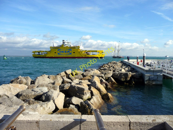 Photo 6"x4" Cowes Harbour, Isle of Wight Cowes c2009