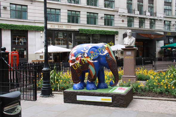 Photo 6"x4" Elephant in Leicester Square Westminster c2010