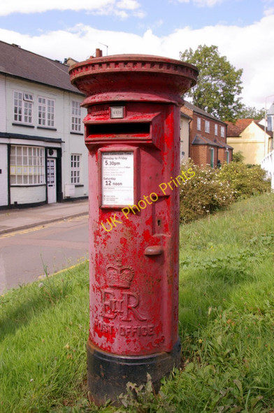Photo 6"x4" Elizabeth II Pillar Box, London Colney Broad Colney c2009