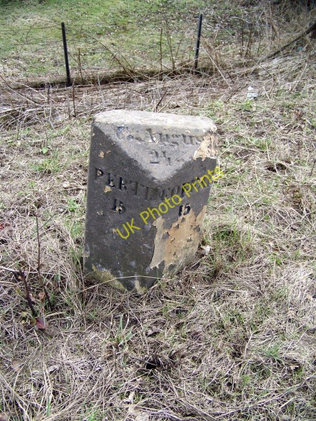 Photo 6"x4" Milestone, Arthurstone Ardler\/NO2641 c2010