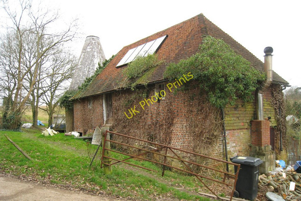 Photo 6"x4" The Oast House, Catsfield Place Farm, Henley Down, Catsfield, East Sussex Henley's Down c2008