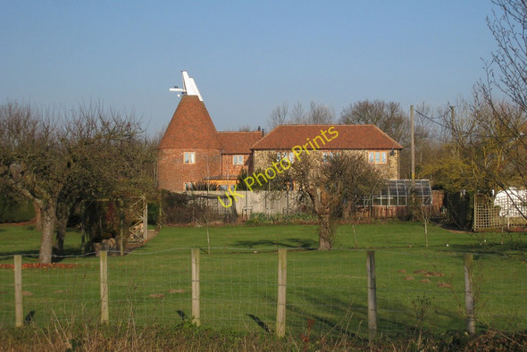 Photo 6"x4" Oast House at Skeynes Farm, Lingfield Road, Edenbridge, Kent Haxted c2008