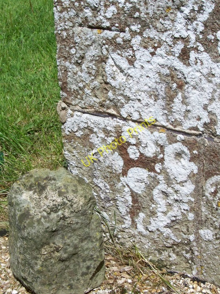 Photo 6"x4" Bench Mark, St Thomas's Church East Orchard\/ST8317 c2010