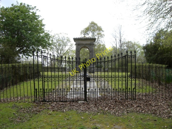 Photo 6"x4" Burial ground in Dunrobin Woods Uppat c2010 P1