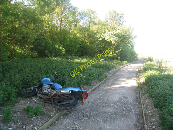 Photo 6"x4" Abandoned Motorbike Lydd c2010