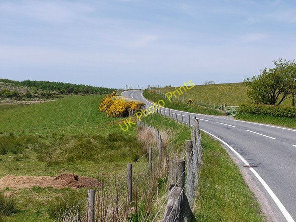 Photo 6"x4" The B4337 descending past Waun Fergi Trefilan c2010