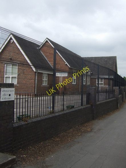 Photo 6"x4" Newton Solney Primary School Newton Solney c2010