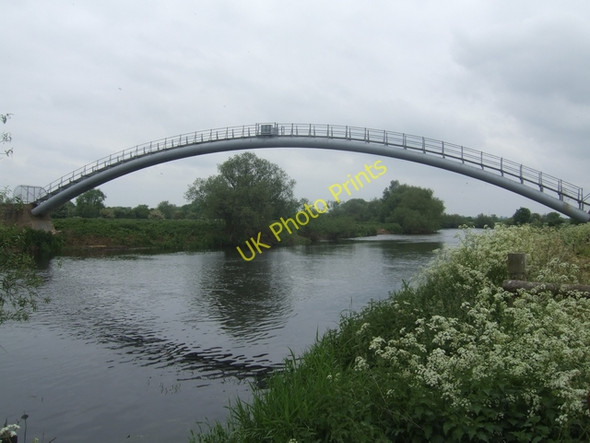 Photo 6"x4" Pipe Bridge over the River Trent Cokhay Green c2010