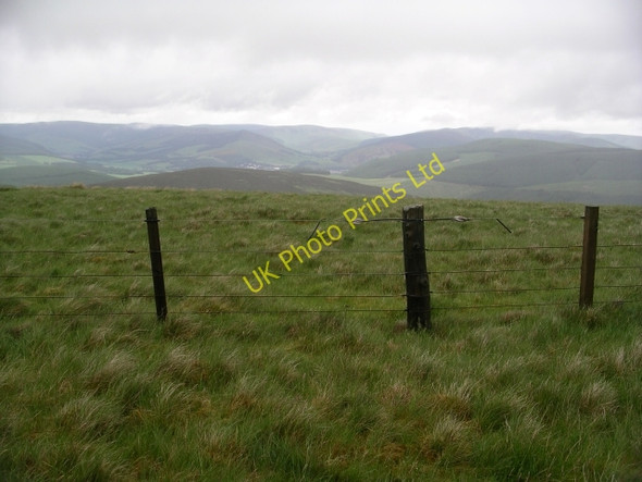 Photo 6"x4" Summit fence, Welshie Law Yarrow\/NT3527 c2006