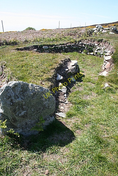 Photo 6"x4" Hut Circles (2) Goferydd c2010