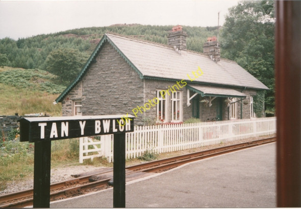 Photo 6"x4" Ffestiniog Railway, Tan-y-Bwlch station Rhyd\/SH6341 c1987