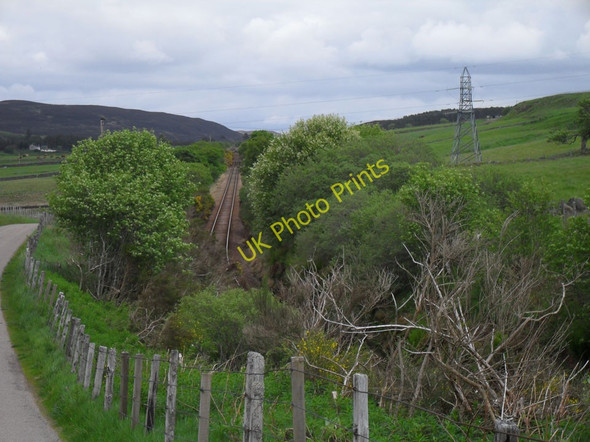 Photo 6"x4" Railway behind Lairg Balloan\/NC5905 c2010