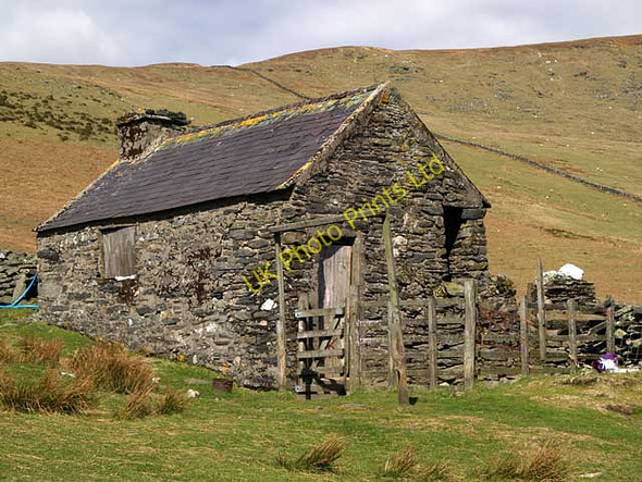 Photo 6"x4" Building and sheep pens, Corrany Valley.  Isle of Man. Cornaa\/SC4389 c2004