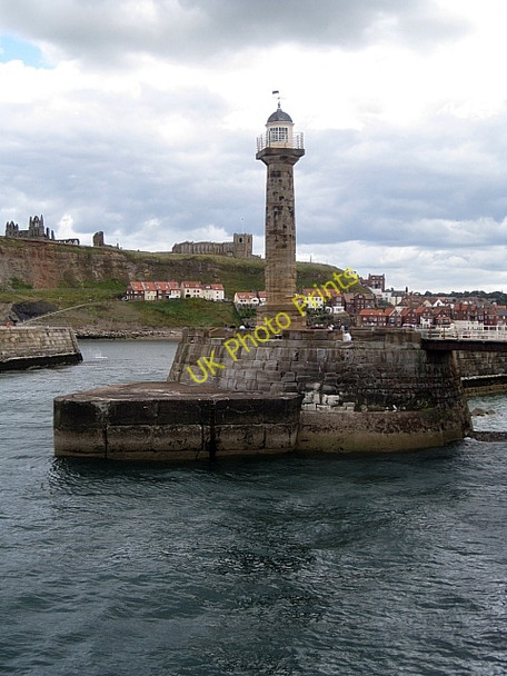 Photo 6"x4" West Pier Lighthouse (1) Whitby\/NZ8910 c2010