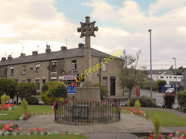 Photo 6"x4" Norden War Memorial Cutgate c2010