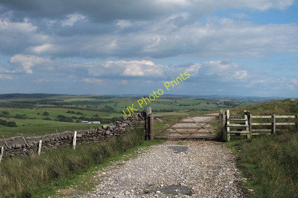 Photo 6"x4" Gate on the Hornby Road Wood House c2010