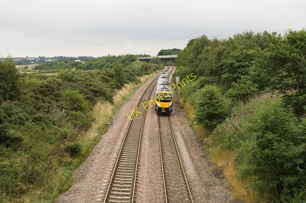 Photo 6"x4" Train to Leeds Austhorpe c2010