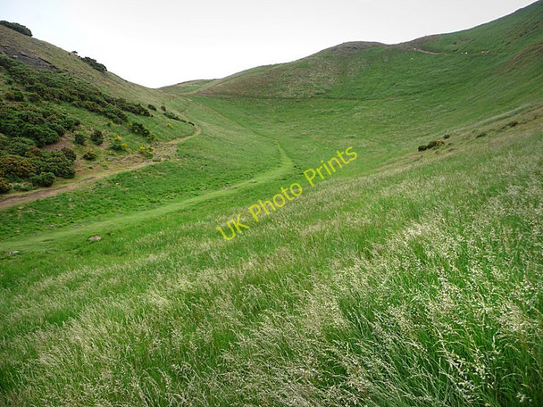 Photo 6"x4" Upper end of Dry Dam, Holyrood Park Edinburgh c2010