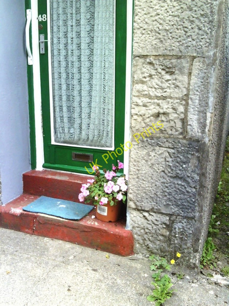 Photo 6"x4" Benchmark on #48 Bank Street Kendal c2010