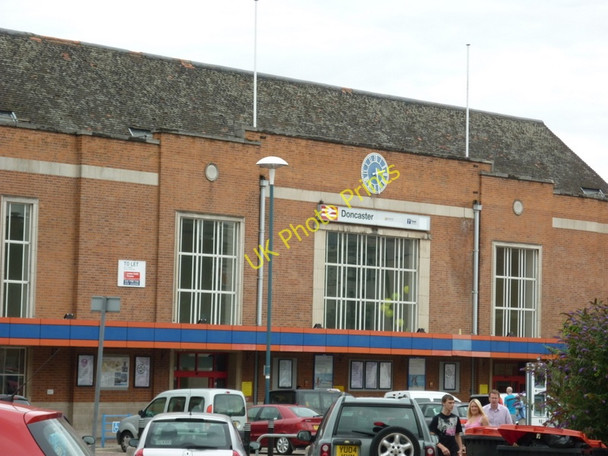 Photo 6"x4" Doncaster Railway Station Doncaster c2010