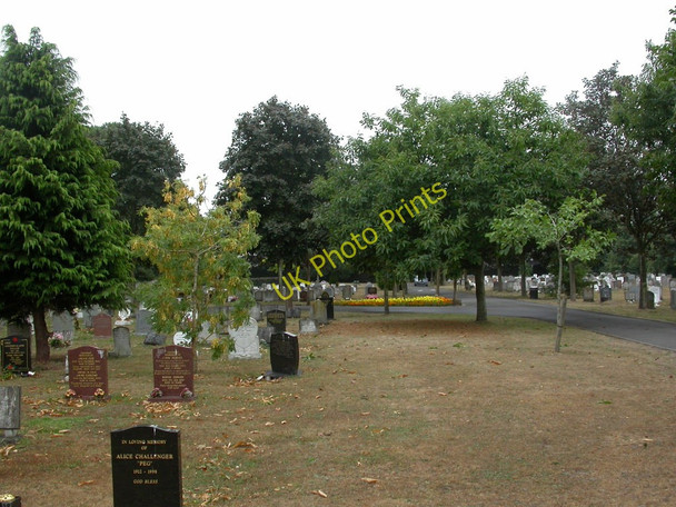 Photo 6"x4" Christchurch Cemetery Christchurch\/SZ1592 c2010