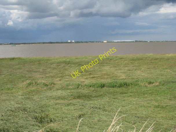 Photo 6"x4" Arco across the reed beds and the Humber Hessle\/TA0326 c2010
