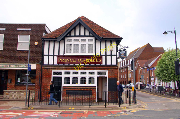 Photo 6"x4" The Prince Of Wales on South Street Newport\/SZ4988 c2010