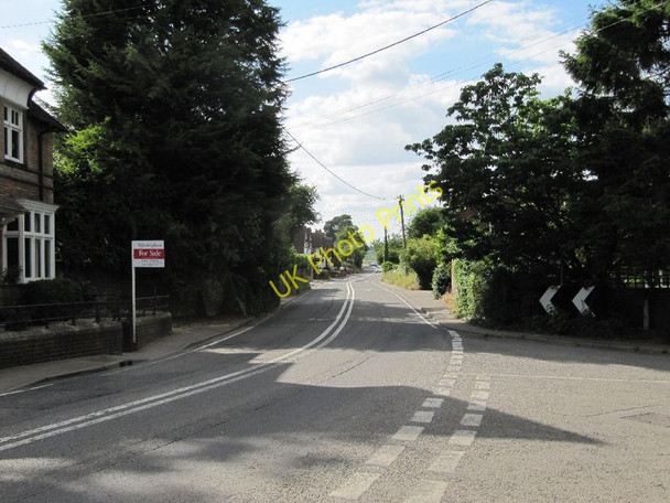 Photo 6"x4" Up the A329 Lower Basildon c2010