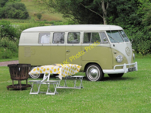 Photo 6"x4" Table by the camper Hundred House c2010