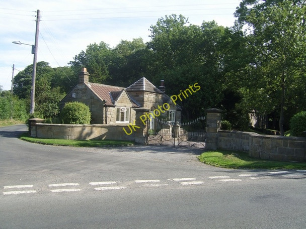 Photo 6"x4" Lodge to Easby Hall Easby\/NZ5708 c2010