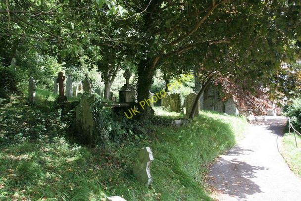 Photo 6"x4" Footpath past the headstones New Radnor c2010