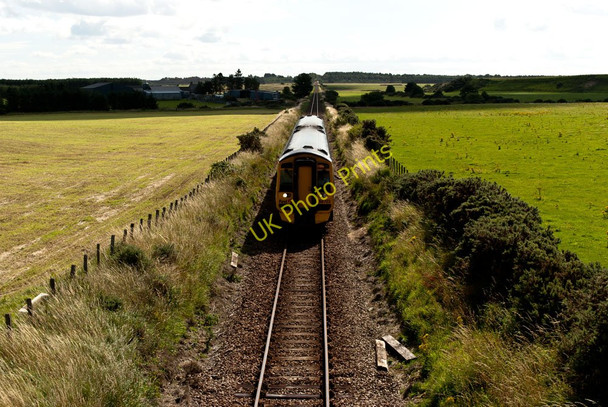 Photo 6"x4" Class 158 approaching Tain Tain\/NH7881 c2010