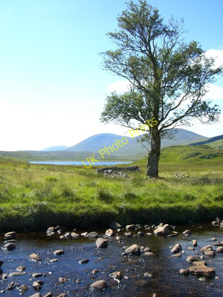 Photo 6"x4" Allt Mhartuin and Loch Gowan Achnasheen\/Achadh na Sine c2009