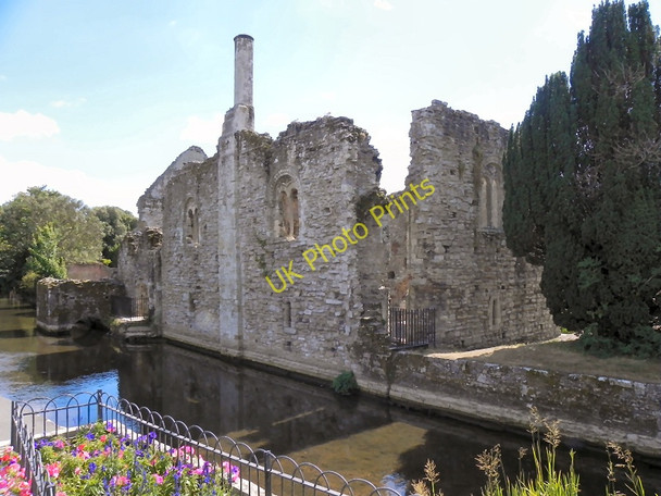 Photo 6"x4" Christchurch Castle, The Bailey Christchurch\/SZ1592 c2010