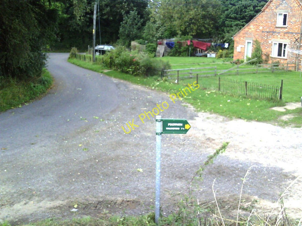 Photo 6"x4" Malthouse cottages at junction of road and footpath Wallingford c2010