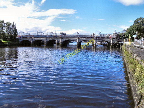 Photo 6"x4" River Clyde, Glasgow (or Jamaica Street) Bridge Glasgow c2010