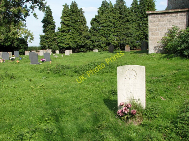 Photo 6"x4" St Andrew's church in Westfield - churchyard Westfield\/TF9909 c2010