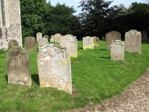 Photo 6"x4" St Andrew's church in Westfield - churchyard Westfield\/TF9909 c2010 P1