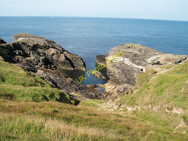 Photo 6"x4" Rocky cove west of Penrhyn Cwmistir Rhos-y-llan c2010