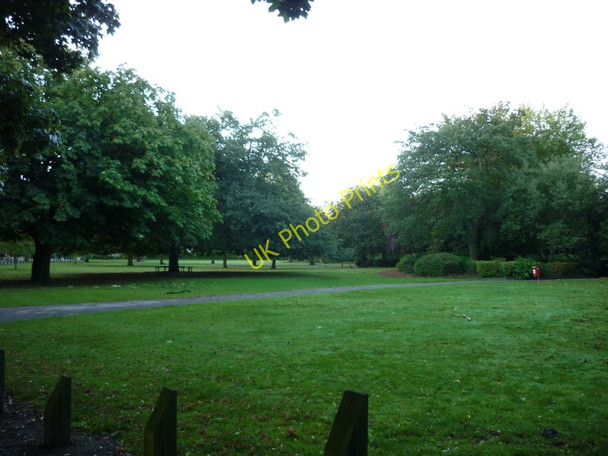 Photo 6"x4" Looking around Pickering Park #4 Hessle\/TA0326 c2010