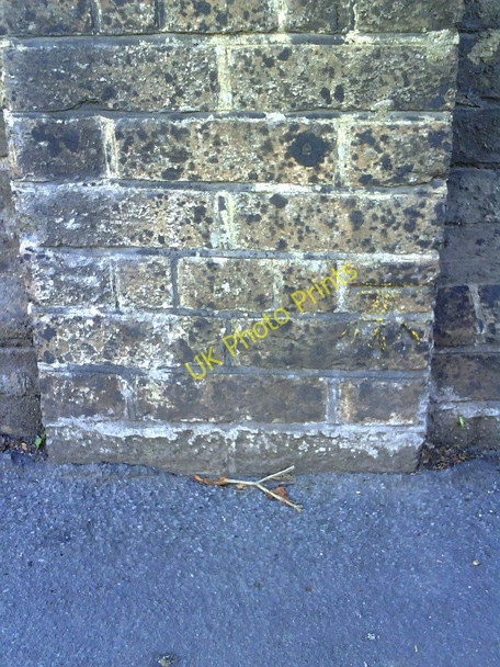 Photo 6"x4" Benchmark on wall of Rowan Cottage, Prince of Wales Road Dorchester\/SY6890 c2010