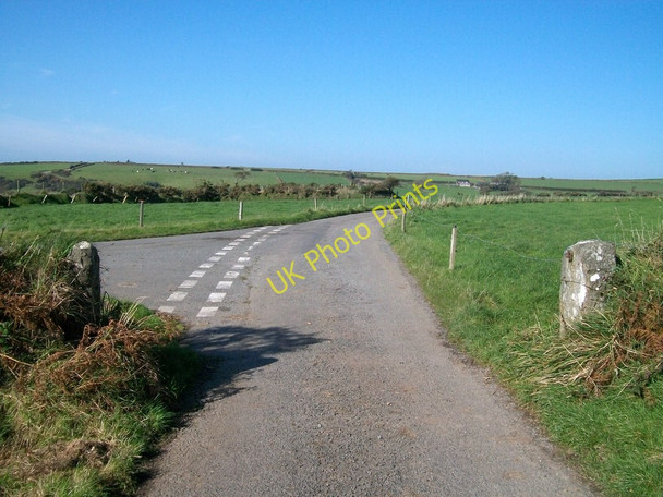 Photo 6"x4" Minor road junction above Penrhyn Farm Bryn-mawr\/SH2433 c2010