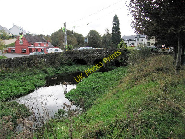 Photo 6"x4" Pink pub and the Belgooly River Riverstick c2010