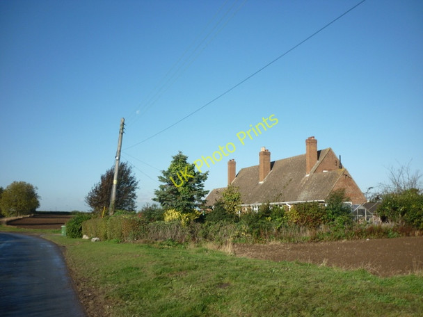 Photo 6"x4" Woodhouse Cottages near Swine Swine c2010