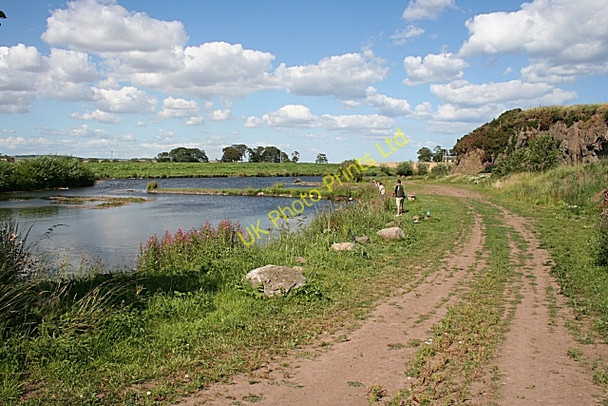 Photo 6"x4" Gelly Loch Auchmithie c2006