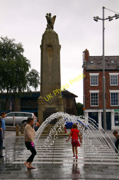 Photo 6"x4" Water feature in Castle Square Caernarfon c2010