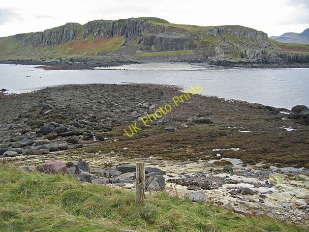 Photo 6"x4" An Corran from Staffin Island Garrafad c2010