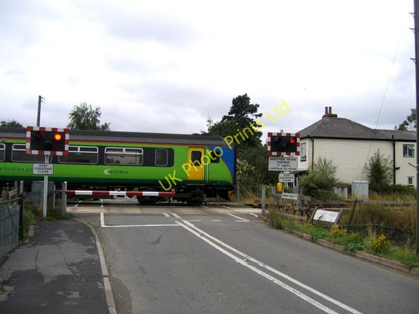Photo 6"x4" Cherry Holt Level Crossing, Pinchbeck, Lincs Pinchbeck c2006