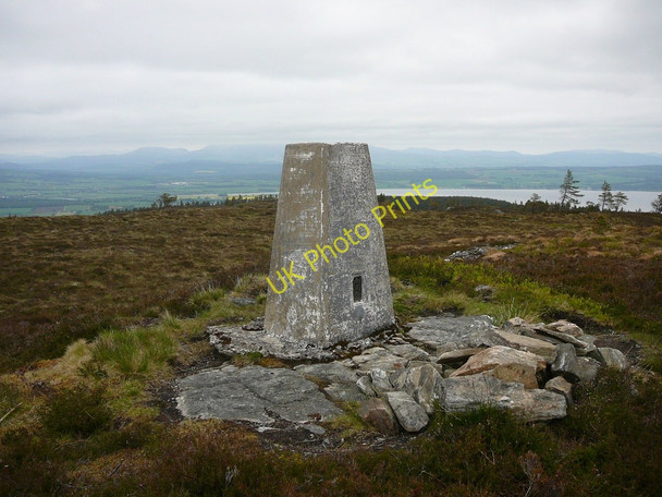 Photo 6"x4" The trig point at  An-Leacainn Blackfold\/NH5840 c2010