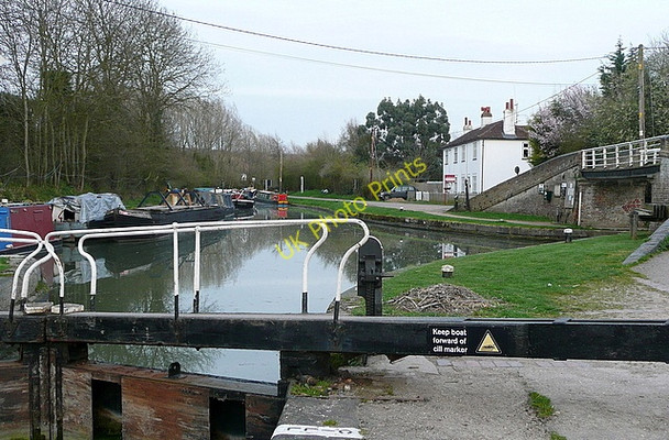 Photo 6"x4" Marsworth top lock Tring c2010